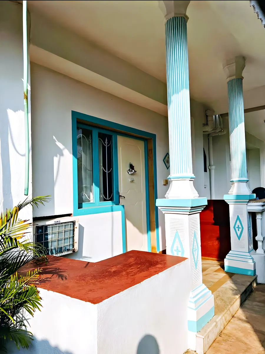The indigo room, photograph 3